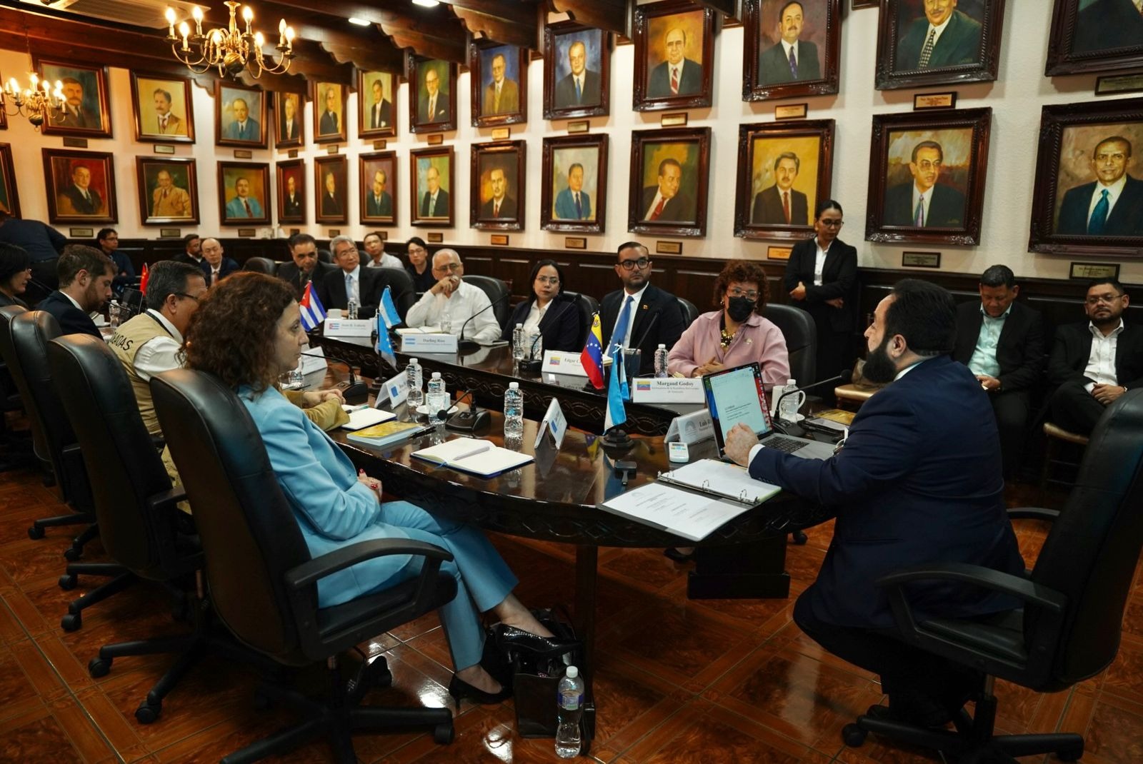 Presidente del Congreso Nacional, Luis Redondo expone ante embajadores y observadores...